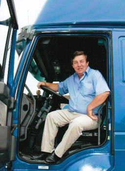 Josef Fink im LKW